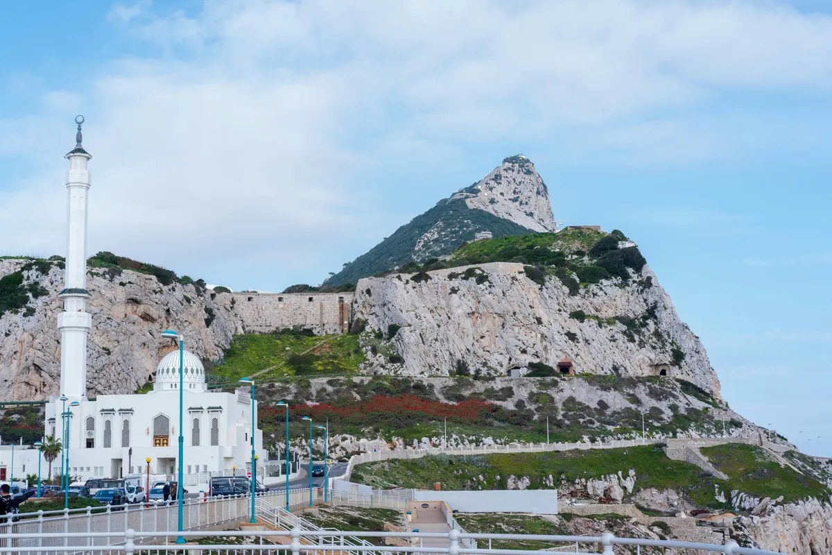 Le Rocher de Gibraltar vu depuis la ville